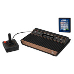 Atari 2600+ spillmaskin m/kontroller/spill (10 spill)