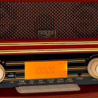 Retro FM Radio m/Bluetooth (USB) Adler